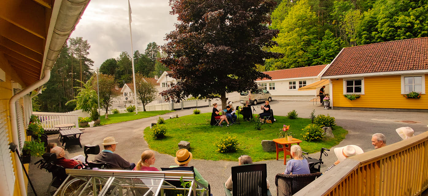 Villa Skaar Vestfossen hage 2